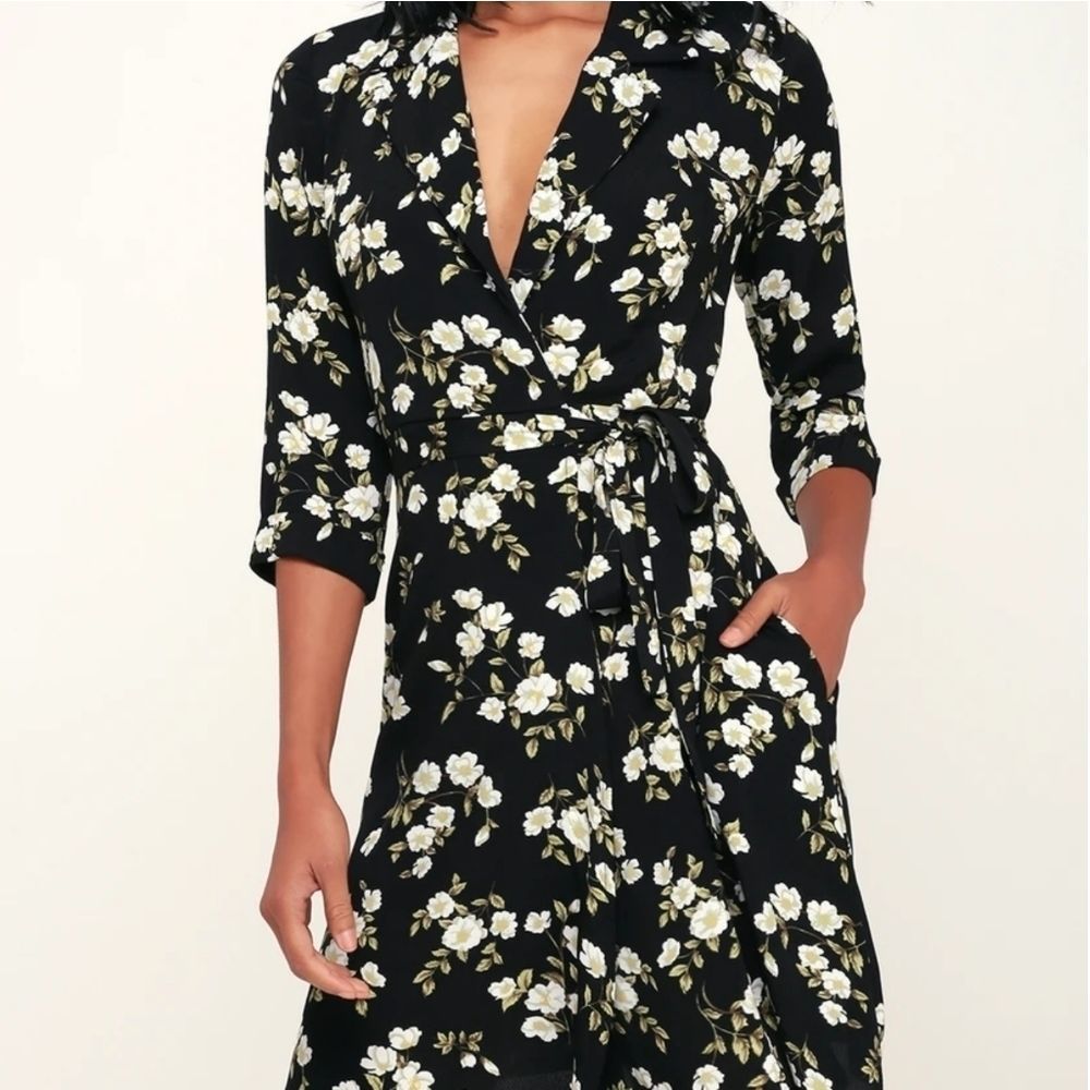 LULUS Totally Blossom Floral Print Collared Wrap‎ - Picture 5 of 15
